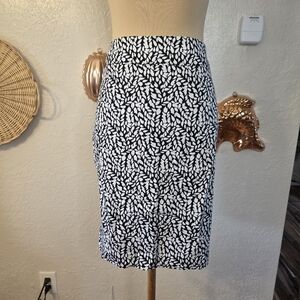 LOFT Black and White Botanical Print Business Casual Office Pencil Skirt